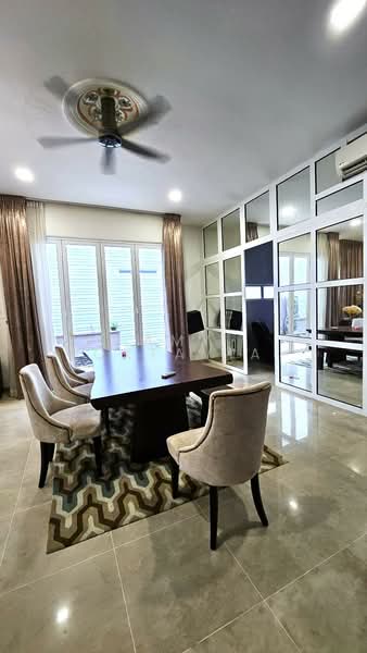 Zero-Lot Bungalow for Rent in Lakefront Villa (Cyberjaya) - Amy Oktavia - Dining Room - PropertyGuru.com.my