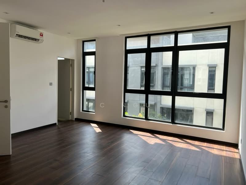 Rumah Teres untuk Dijual di Seri Kembangan (Selangor) - KC Ngu - Living Room - PropertyGuru.com.my