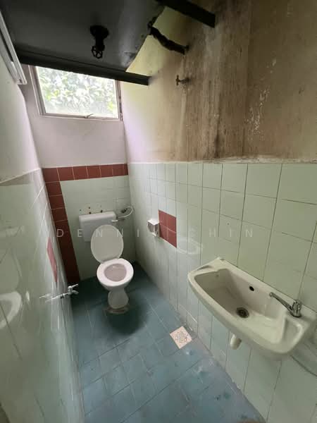 Pejabat untuk Disewa di Taman Rasa Sayang Prima (Cheras) - Dennix Chin - Bathroom - PropertyGuru.com.my