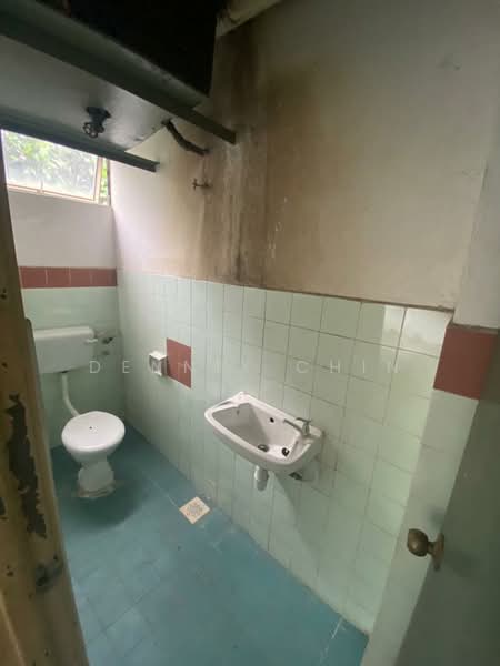 Pejabat untuk Disewa di Taman Rasa Sayang Prima (Cheras) - Dennix Chin - Bathroom - PropertyGuru.com.my