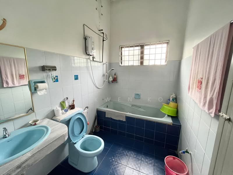 Bungalow for Sale in Taman Garing Jaya (Rawang) - Poh Kwen Kok - PropertyGuru.com.my