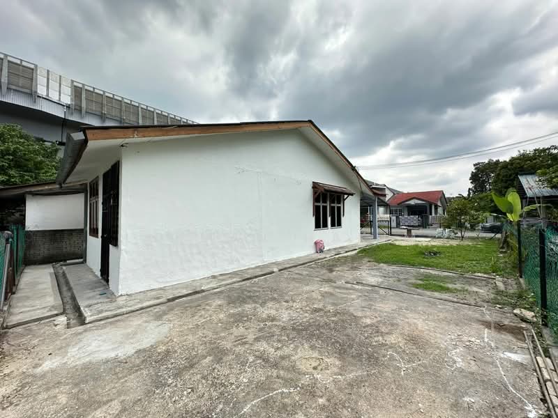 1-storey Terraced House for Rent in Batu 9 (Cheras) - Lukman Hakim - PropertyGuru.com.my