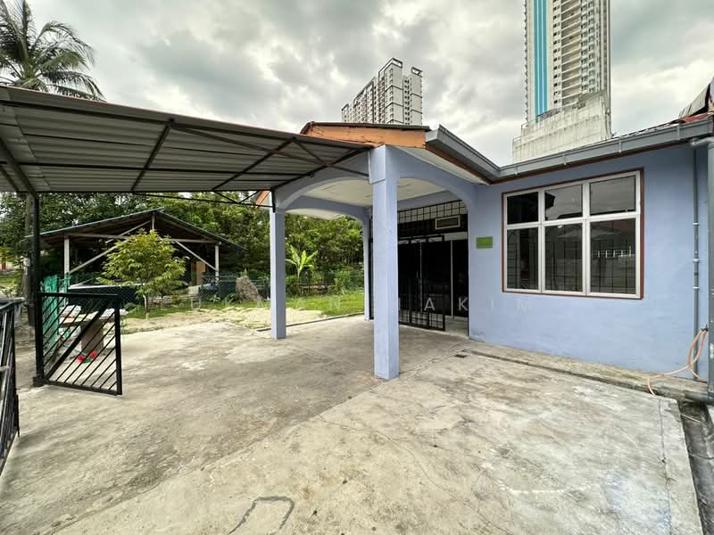 1-storey Terraced House for Rent in Batu 9 (Cheras) - Lukman Hakim - PropertyGuru.com.my