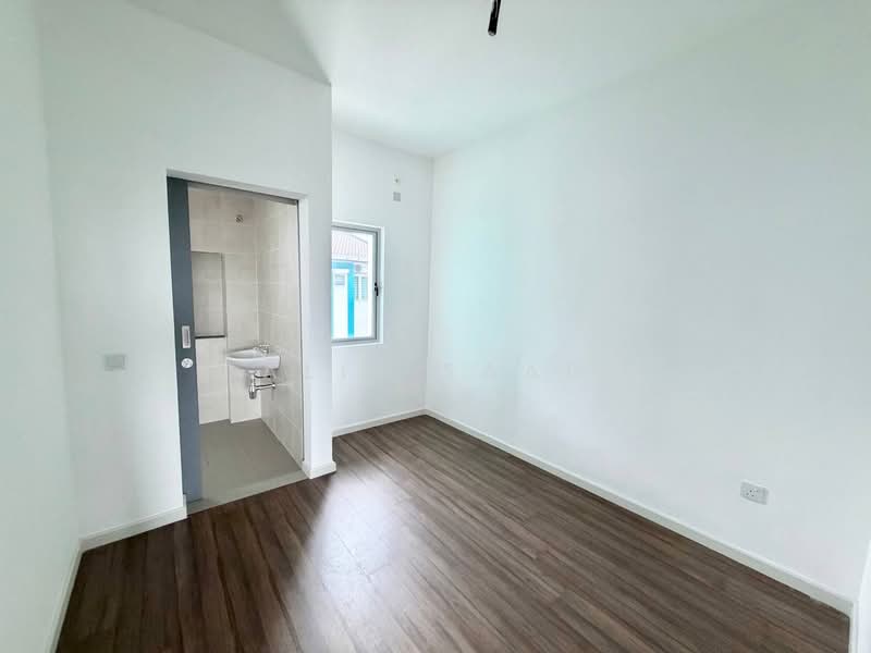 Rumah Teres 2 Tingkat untuk Dijual di Taman Sepang (Sepang) - Alif Saad - PropertyGuru.com.my