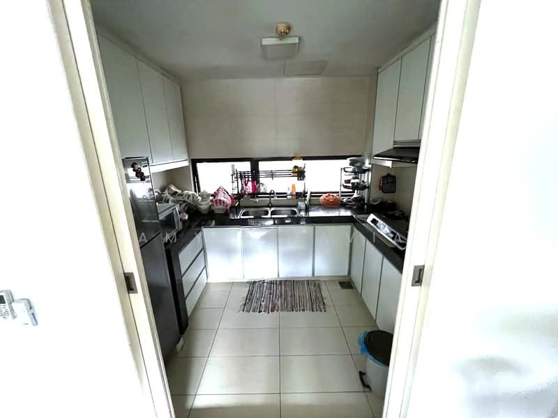 3-storey Terraced House for Rent in Cyberjaya (Selangor) - Amy Oktavia - Kitchen - PropertyGuru.com.my