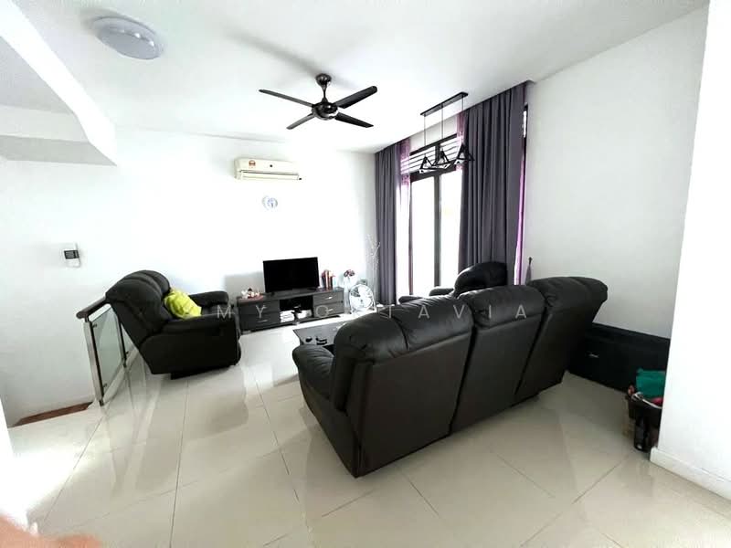 3-storey Terraced House for Rent in Cyberjaya (Selangor) - Amy Oktavia - Living Room - PropertyGuru.com.my