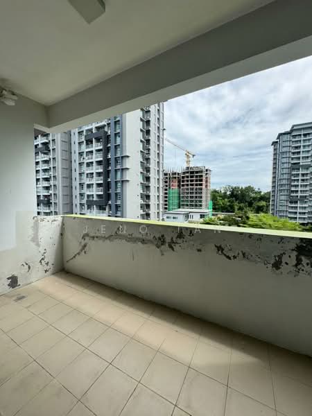 Kondominium untuk Dijual di Skyvilla Residences - Jeno Tan - Balcony - PropertyGuru.com.my
