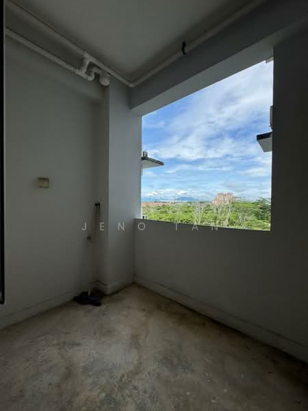 Kondominium untuk Dijual di Skyvilla Residences - Jeno Tan - Balcony - PropertyGuru.com.my