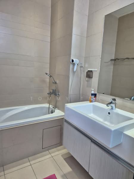 Kondominium untuk Disewa di Sri Putramas III / Royal Regent - TOMMY TAN - Bathroom - PropertyGuru.com.my