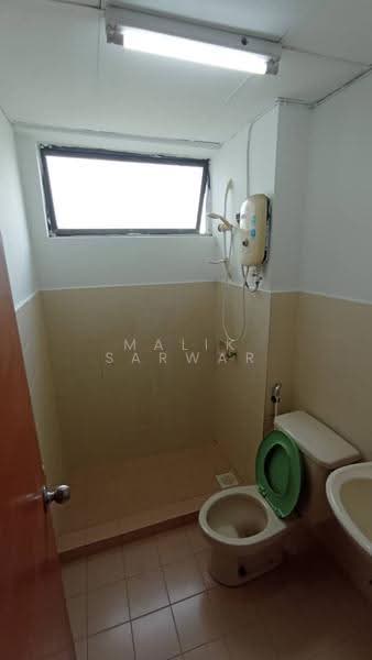 Kondominium untuk Disewa di Cyberia Smart Homes - Malik Sarwar - Bathroom - PropertyGuru.com.my
