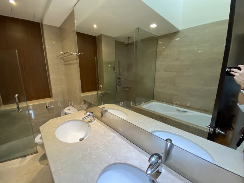 Rumah Berkembar untuk Dijual di Mont Kiara (Kuala Lumpur) - Fadzli Realtor - Bathroom - PropertyGuru.com.my
