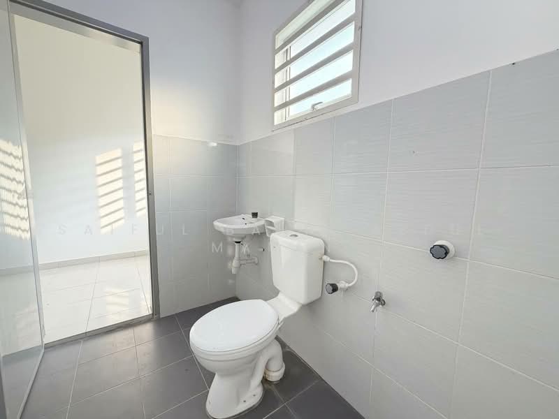 Rumah Teres 2 Tingkat untuk Dijual di Kuala Selangor (Selangor) - Saiful Bahri Abdul Manan - Bathroom - PropertyGuru.com.my
