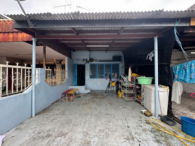 2-storey Terraced House for Sale in Taman Putra (Ampang) - M.J Zairin - Exterior - PropertyGuru.com.my