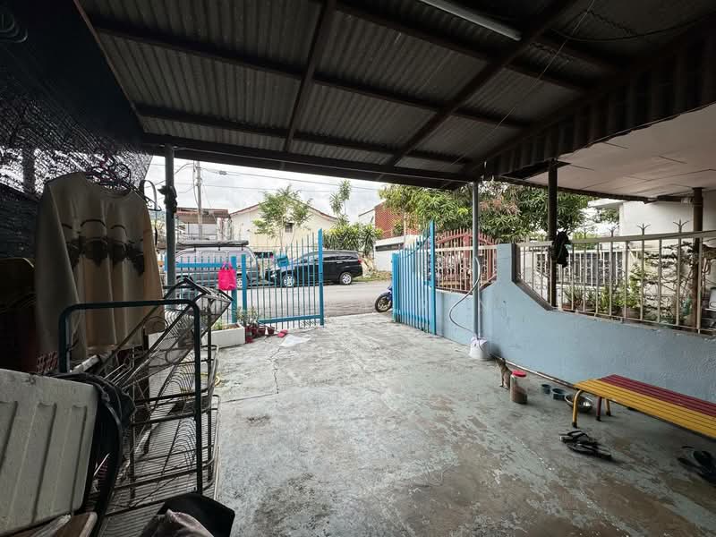 2-storey Terraced House for Sale in Taman Putra (Ampang) - M.J Zairin - Exterior - PropertyGuru.com.my