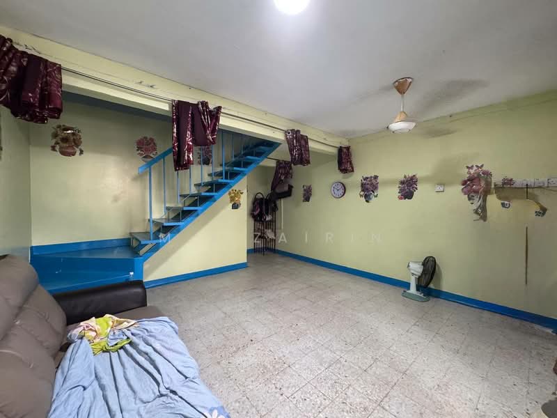 2-storey Terraced House for Sale in Taman Putra (Ampang) - M.J Zairin - Living Room - PropertyGuru.com.my