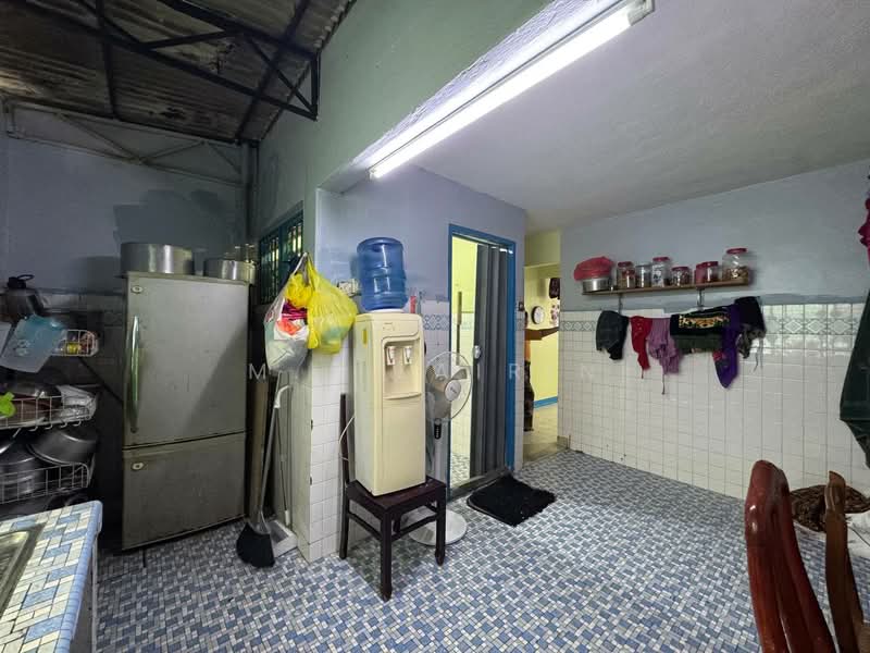 2-storey Terraced House for Sale in Taman Putra (Ampang) - M.J Zairin - Kitchen - PropertyGuru.com.my