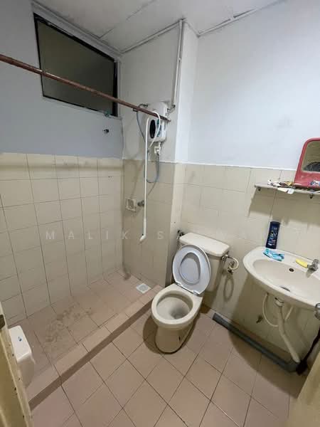 Condominium for Rent at Cyberia Smart Homes - Malik Sarwar - Bathroom - PropertyGuru.com.my