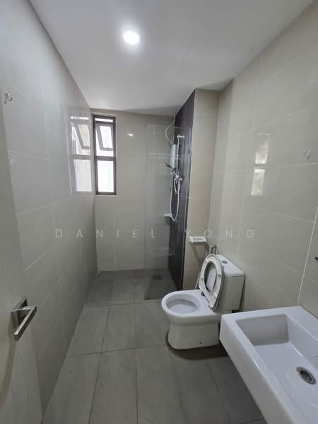 Kondominium untuk Disewa di The Raffles Suites - Daniel Yong - Bathroom - PropertyGuru.com.my