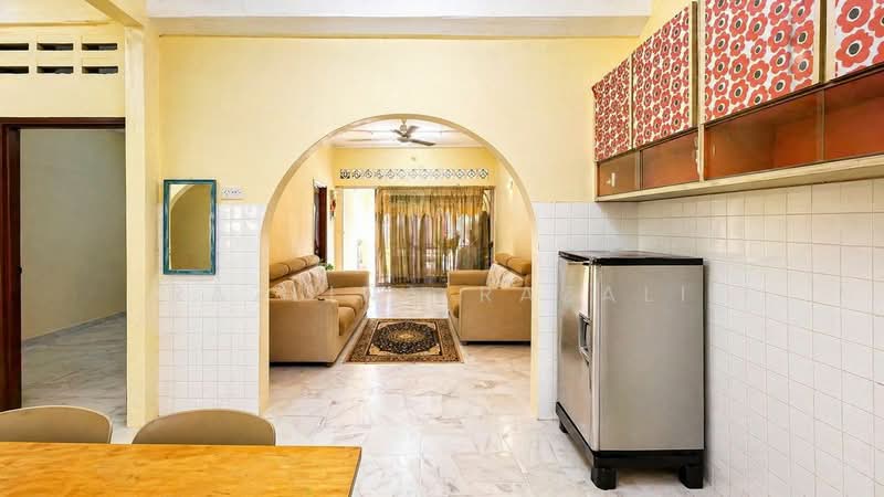 1-storey Terraced House for Sale in Kelana Jaya (Petaling Jaya) - Razlina Razali - Living Room - PropertyGuru.com.my