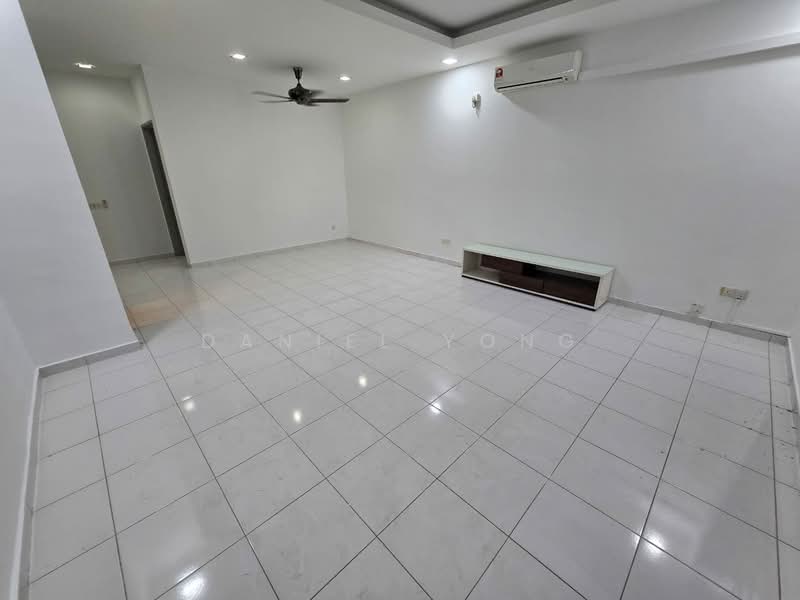 Rumah Teres 2 Tingkat untuk Dijual di Setia Tropika (Johor Bahru) - Daniel Yong - Living Room - PropertyGuru.com.my