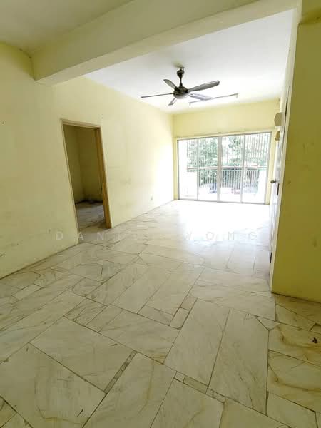 Apartment for Sale at Taman Desa Kempas - Daniel Yong - Living Room - PropertyGuru.com.my