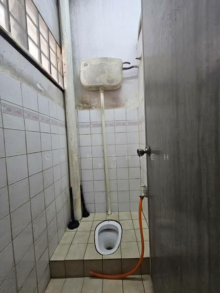 2-storey Terraced House for Sale in Bandar Seri Alam (Masai) - Chen Shieh Yu - Bathroom - PropertyGuru.com.my