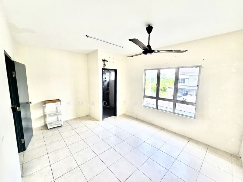 Rumah Teres 2 Tingkat untuk Dijual di Dengkil (Selangor) - Ahmad Fadlee - PropertyGuru.com.my