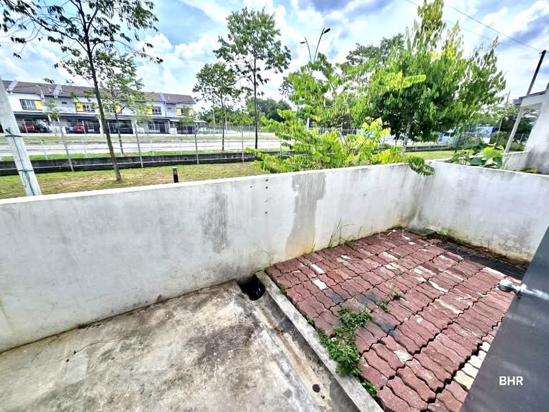 Rumah Teres 2 Tingkat untuk Dijual di Dengkil (Selangor) - Ahmad Fadlee - PropertyGuru.com.my