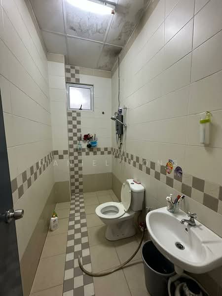 Pangsapuri untuk Dijual di Lagenda Tasek Luxurious Suite - Daniel Yong - Bathroom - PropertyGuru.com.my