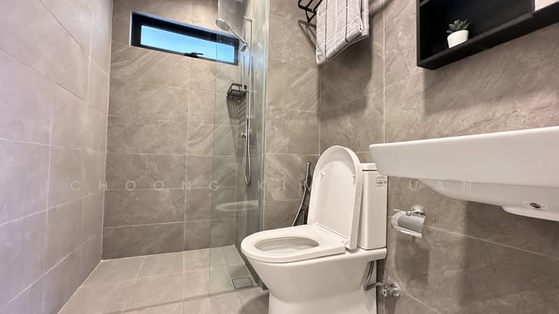 Servis Apartment untuk Disewa di Quinn Residence - Choong Kim Chuan - Bathroom - PropertyGuru.com.my
