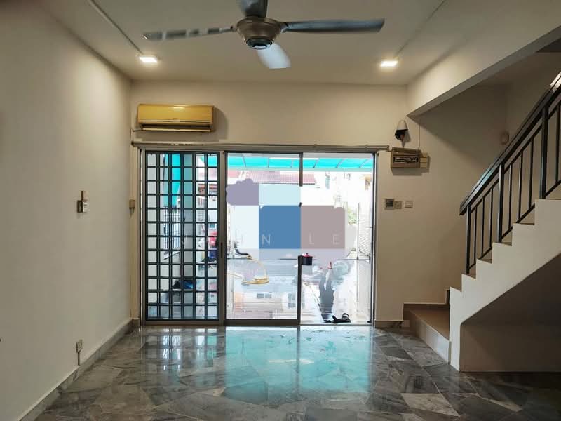 2-storey Terraced House for Sale in BANDAR PUCHONG JAYA (Puchong) - John Lee - Living Room - PropertyGuru.com.my