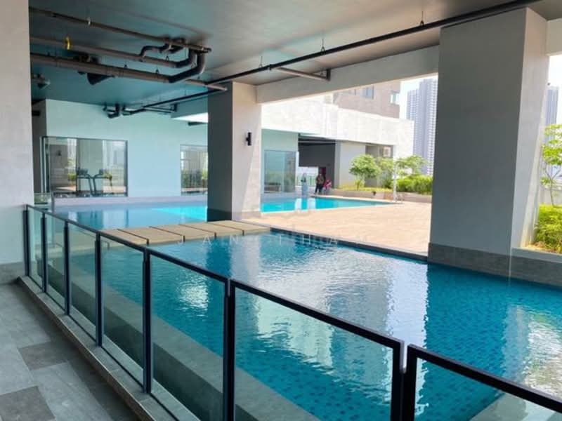 Servis Apartment untuk Dijual di Flora Residency - Jan Tham - Pool - PropertyGuru.com.my