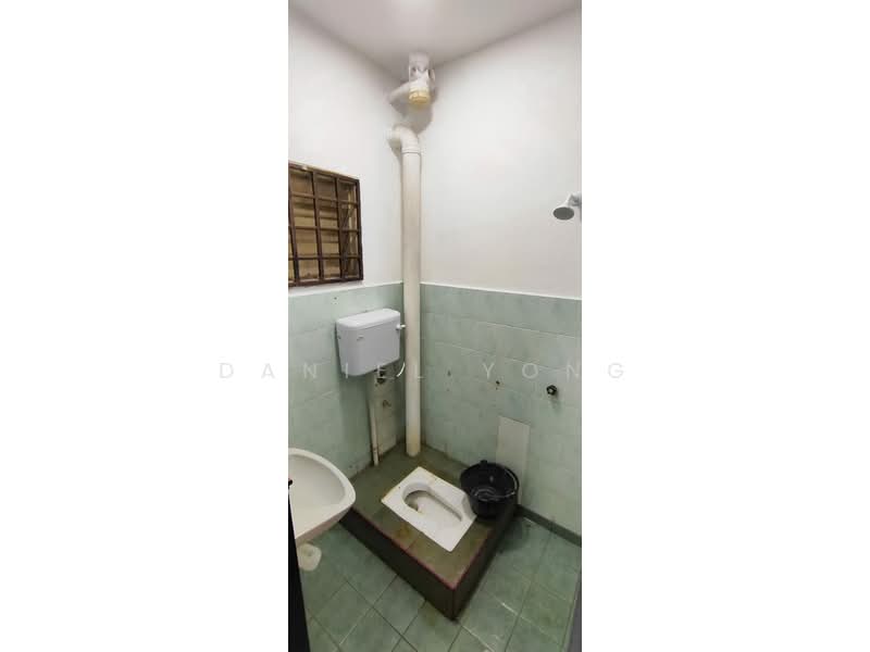 2-storey Terraced House for Sale in Taman Cahaya Masai (Pasir Gudang) - Daniel Yong - Bathroom - PropertyGuru.com.my