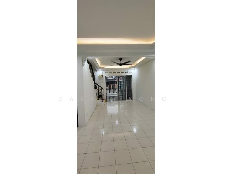 2-storey Terraced House for Sale in Taman Cahaya Masai (Pasir Gudang) - Daniel Yong - Living Room - PropertyGuru.com.my