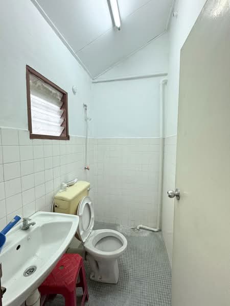 2-storey Terraced House for Sale in Taman Sri Sinar (Segambut) - Peggy Chong - Bathroom - PropertyGuru.com.my