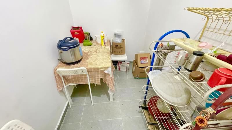 3-storey Terraced House for Sale in Taman Bukit Permai (Ampang) - M.J Zairin - Kitchen - PropertyGuru.com.my