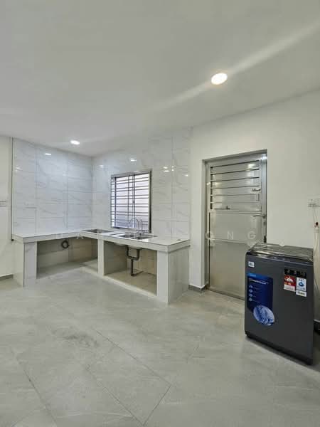 Rumah Teres 2 Tingkat untuk Dijual di Taman Desa Jaya (Johor Bahru) - Daniel Yong - Kitchen - PropertyGuru.com.my