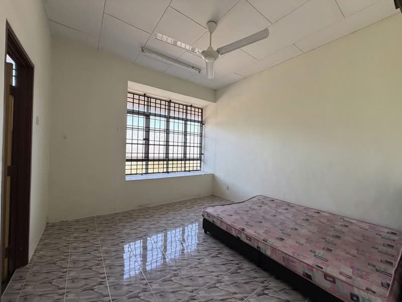 2-storey Terraced House for Sale in Taman Ilmu (Nibong Tebal) - Aswad . - Bedroom - PropertyGuru.com.my