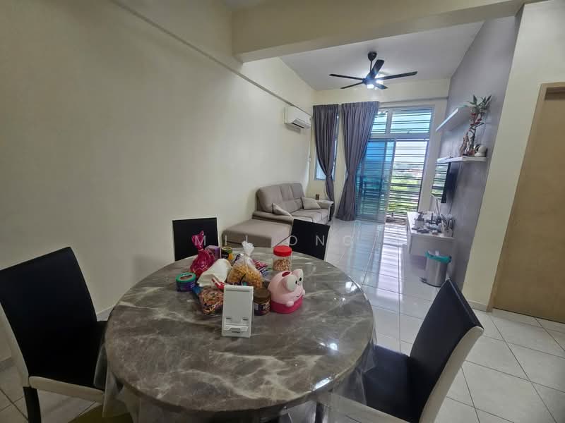 Pangsapuri untuk Dijual di Rumah Pangsa Bukit Baru Jaya - Mii Ong - Living Room - PropertyGuru.com.my