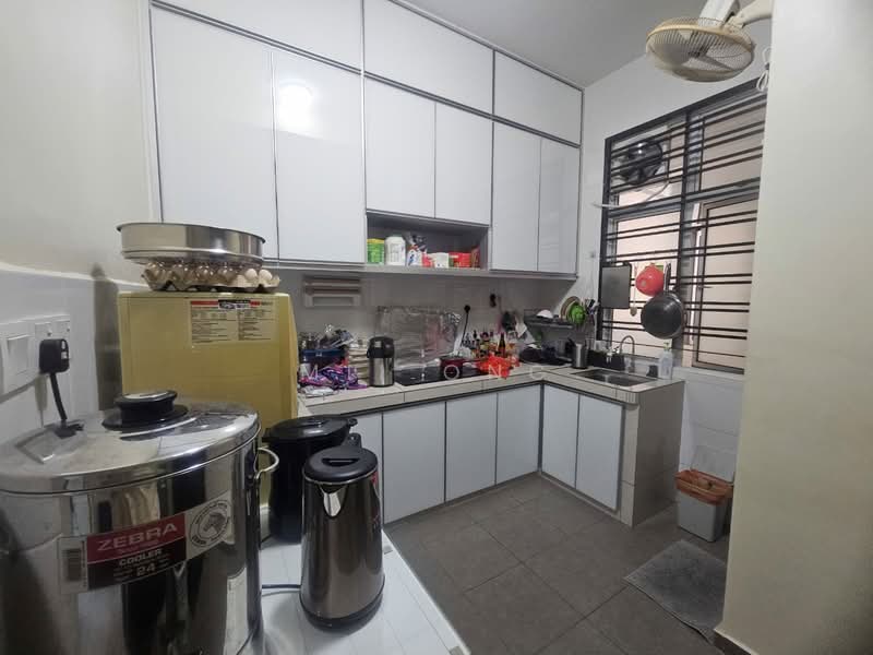 Pangsapuri untuk Dijual di Rumah Pangsa Bukit Baru Jaya - Mii Ong - Kitchen - PropertyGuru.com.my