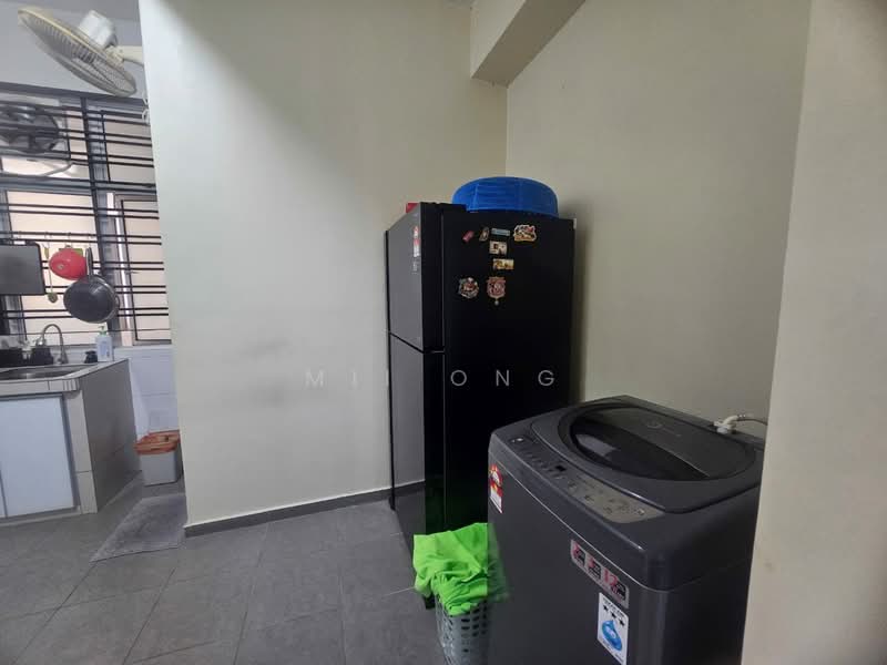Pangsapuri untuk Dijual di Rumah Pangsa Bukit Baru Jaya - Mii Ong - Kitchen - PropertyGuru.com.my