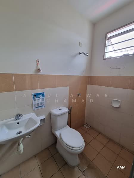 Rumah Berkembar untuk Dijual di Hill Park (Semenyih) - Azrul Azwar Muhamad - Bathroom - PropertyGuru.com.my