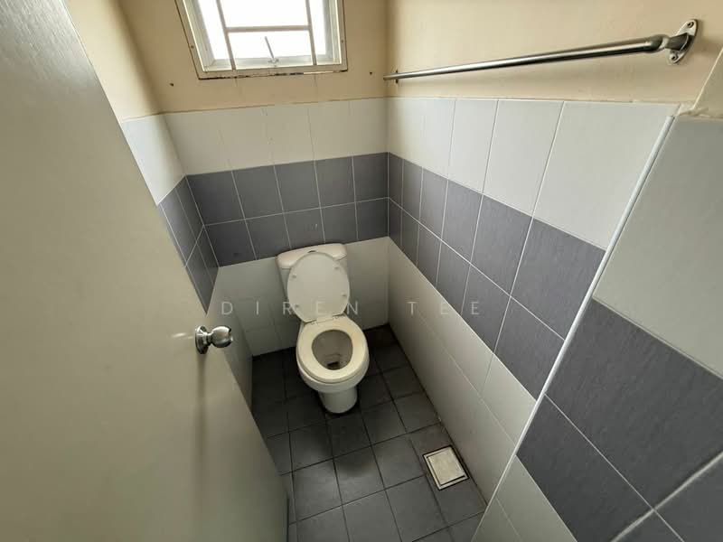 Kedai / Pejabat untuk Disewa di Mutiara Gombak (Gombak) - Diren Tee - Bathroom - PropertyGuru.com.my