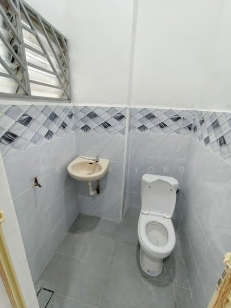 2-storey Terraced House for Sale in Bandar Seri Alam (Masai) - Daniel Yong - Bathroom - PropertyGuru.com.my