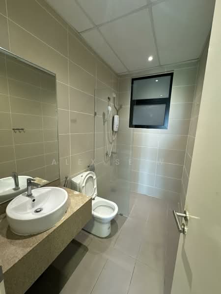 Kondominium untuk Disewa di Chymes @ Gurney - Alex Seow - Private Bathroom - PropertyGuru.com.my