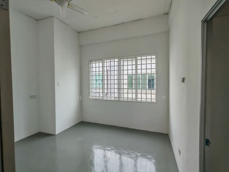Shop / Office for Sale in Taman Sierra Perdana (Masai) - Johnson Yap - Interior - PropertyGuru.com.my