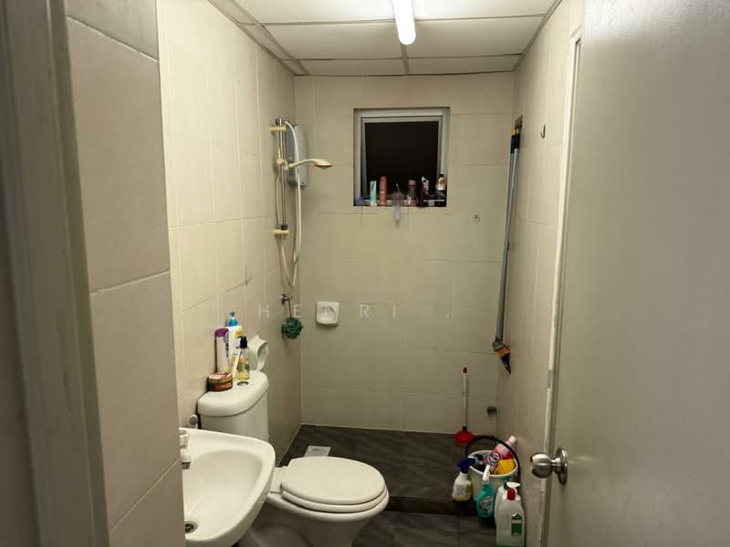Service Residence for Sale at Main Place Residence - HENRI . - Bathroom - PropertyGuru.com.my
