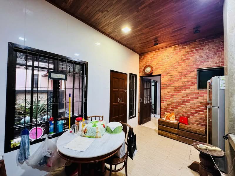 2-storey Terraced House for Sale in Bukit Jelutong (Shah Alam) - Hazeman Omar - Kitchen - PropertyGuru.com.my