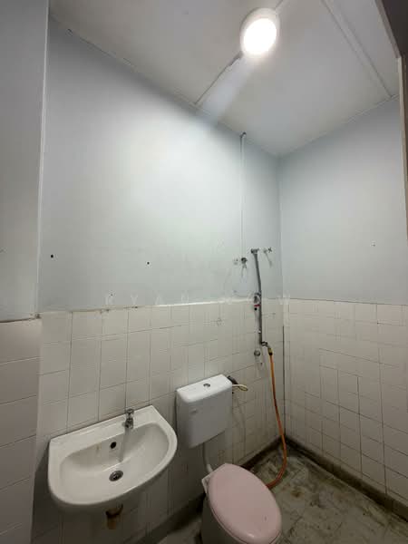 2-storey Terraced House for Sale in Mahkota Cheras (Cheras) - Ryan Low - Bathroom - PropertyGuru.com.my