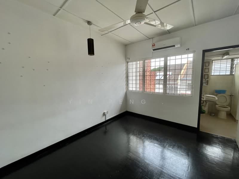 2-storey Terraced House for Rent in Taman Tun Dr Ismail (Kuala Lumpur) - Yin Peng . - Bathroom - PropertyGuru.com.my